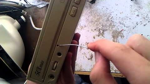 How to manually open a CD ROM