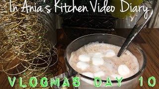 Vlogmas Day 10 - Hot Chocolate by the Fire
