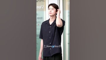 Playing with hair or hearts!! 🥰🤗 #leedongmin #astro #차은우 #chaeunwoo #chaeunwooedit #eunwoo #kpopidol