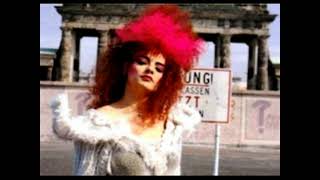 NINA HAGEN \