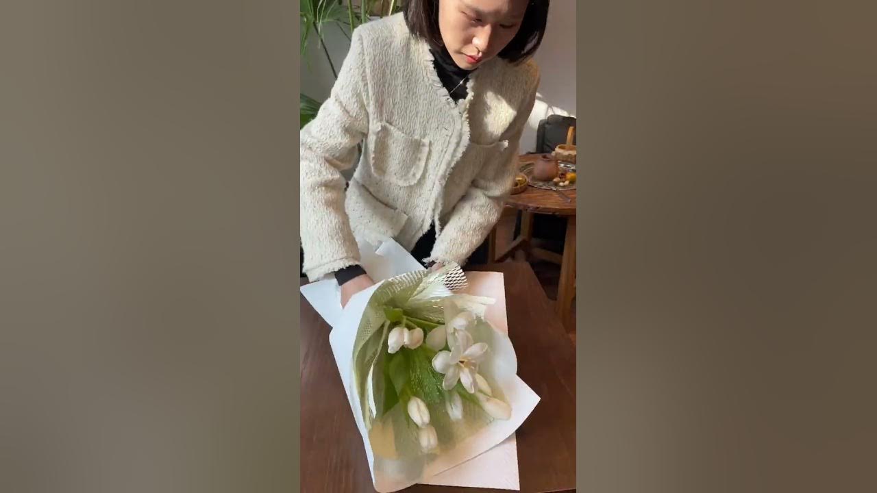 Flowers by Terra  Tutorial: How to wrap a Korean-style Bouquet 花束包装 # bouquet #floraldesign 