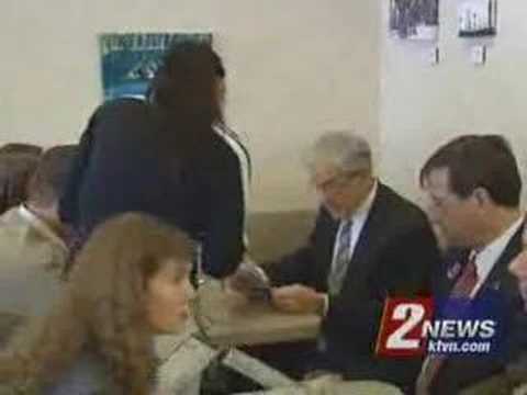 Candidate Ron Paul Stumps in Downtown Reno KTVN 2008.01.15