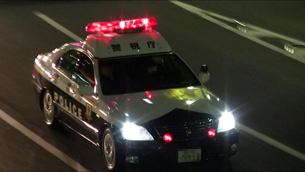 緊急走行!!警視庁パトカー ゼロクラウン その走り方大丈夫かと心配してしまう Japanese Police Car Emergency  Vehicle 2013.12.14