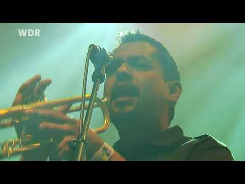 CALEXICO  -  Victor Jara`s Hands