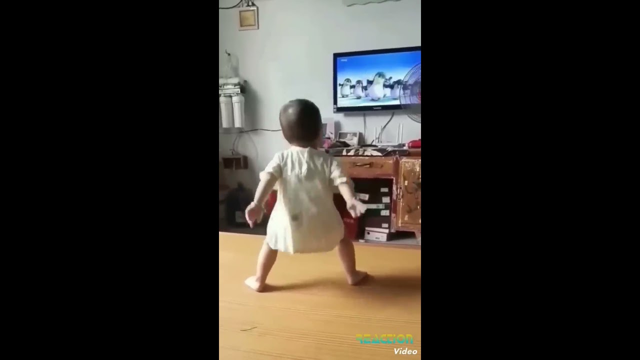 Cute Baby Dance 