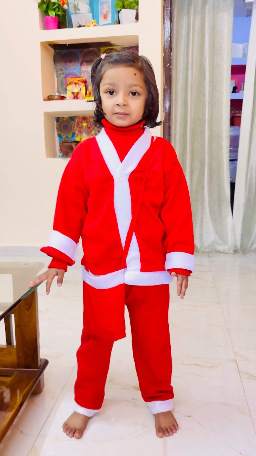 Tooktook  Christmas day par mummy gift Santa khud hi ban rhi #christmas
