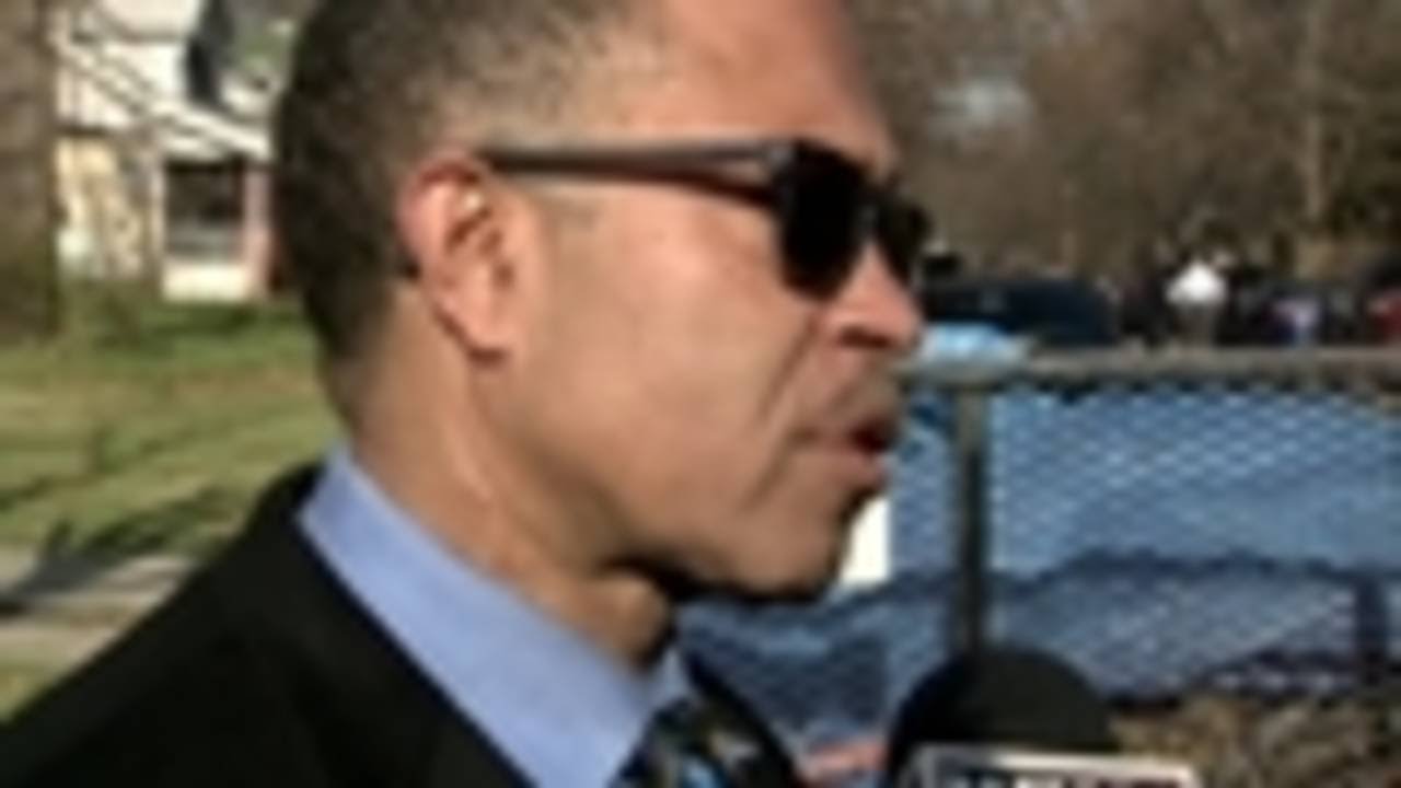 Detroit police chief updates incident of shots fired at officers - YouTube