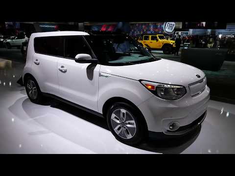 New 2018 Kia Soul EV (Electric Plug-In Vehicle) - Exterior Tour - 2017 LA Auto Show