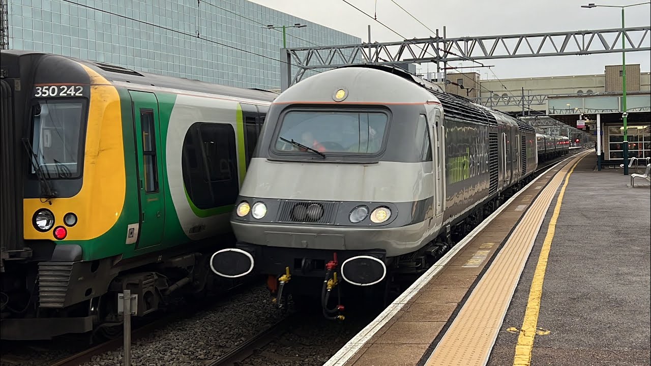 Trains at Milton Keynes Central WCML (Short) (04/01/24)