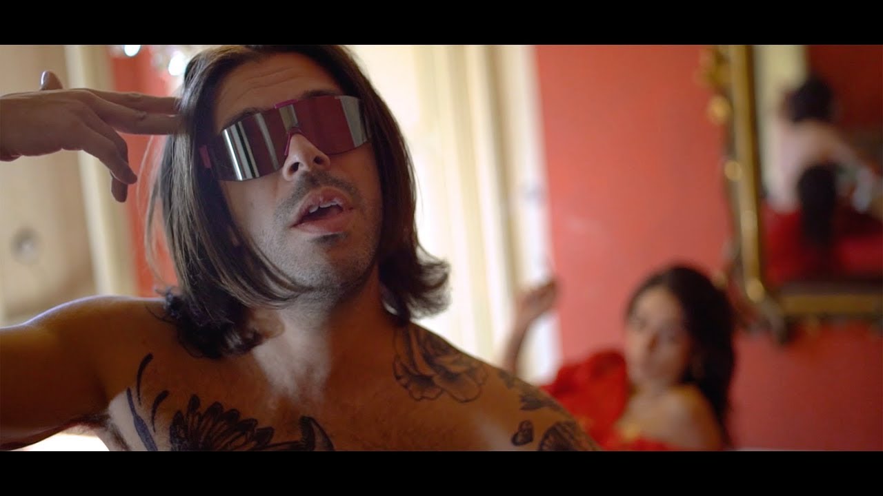 Guarda DogBoy - Yono (Prod. SwissBank) su YouTube Guarda DogBoy - Yono (Prod. SwissBank) su YouTube