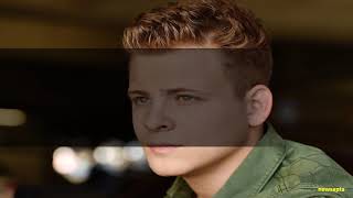 BIOGRAPHY OF JONATHAN LIPNICKI