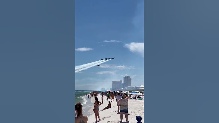 Ever wonder how they get such amazing pics? Blue Angels at Pensacola Beach. #shorts