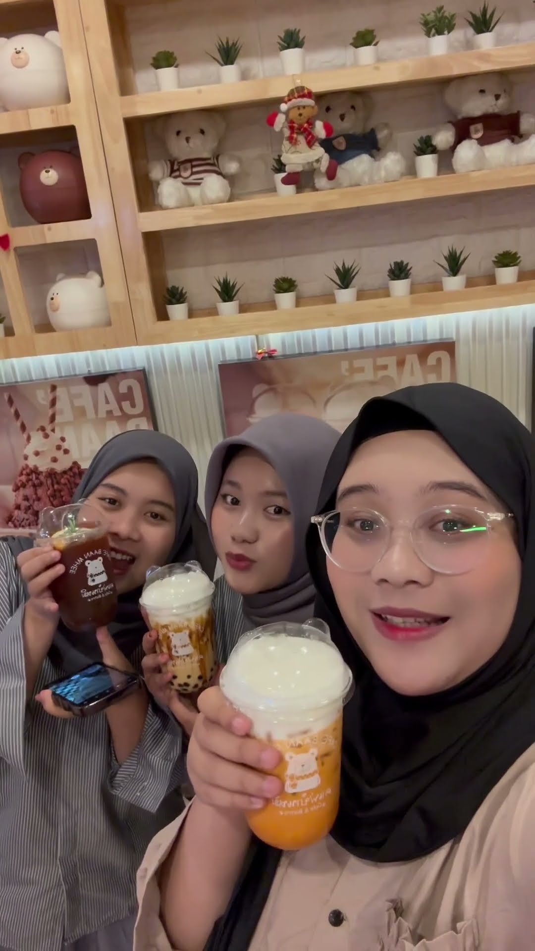 YEY DIREY BAWA ADIK TRAVELLING KE THAILAND?