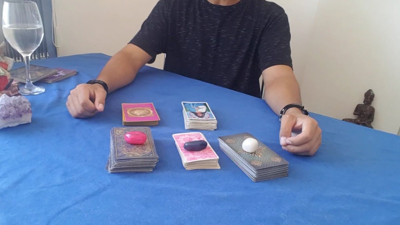 🔮 Por que desse silêncio ? O que o silêncio dessa pessoa quer dizer ? | Tarot do Amor