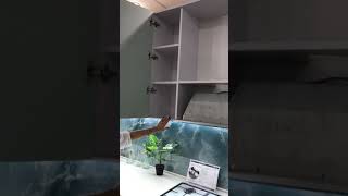 видео Кухня без ручек в алюминиевом профиле Rehau