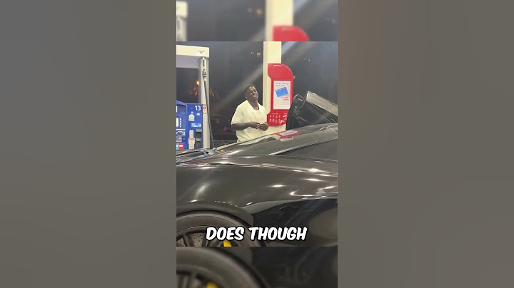 Tyreek Hill SPOTTED at a Gas Station