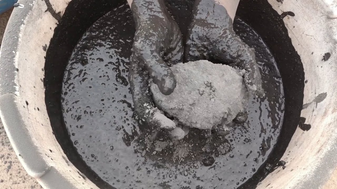 Gritty charcoal water crumbling pouring mixing satisfying// ASMR 🖤🖤