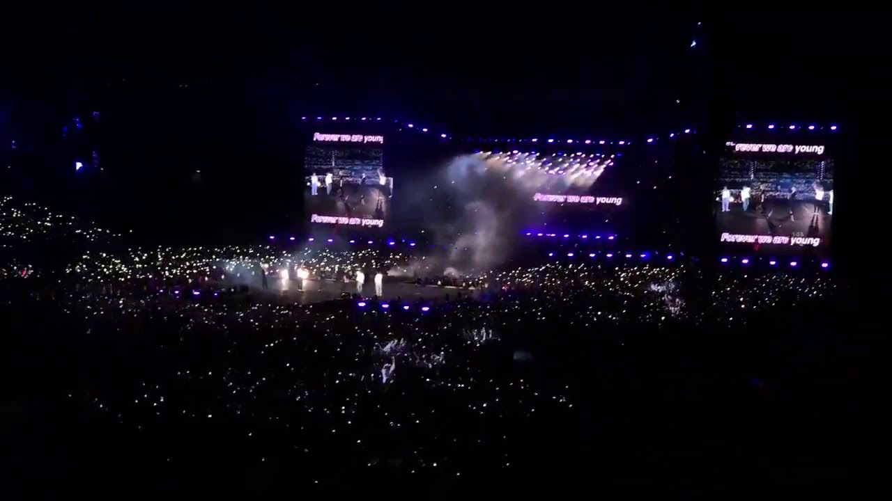 ARMY Cantando YOUNG FOREVER en el STADIUM WEMBLEY