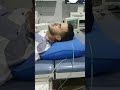 شاب يتلو القرئان وهو تحت التخدير الكامل