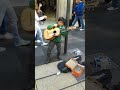 Niño de COCO en la vida real cantando