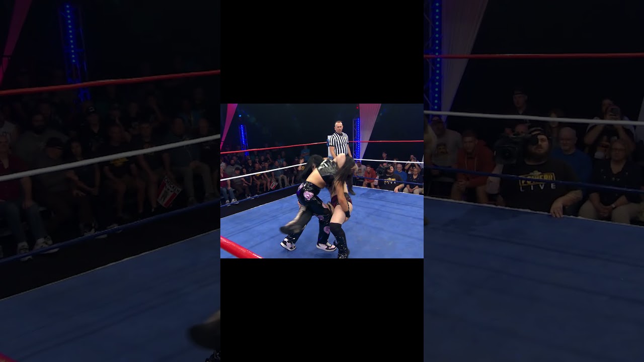 Kenzie Paige vs Sirena Veil