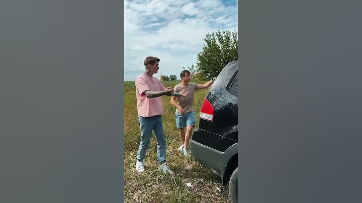 Когда учишь парковаться друга. #юмор