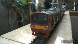 Review Miniatur 87 Commuter Line