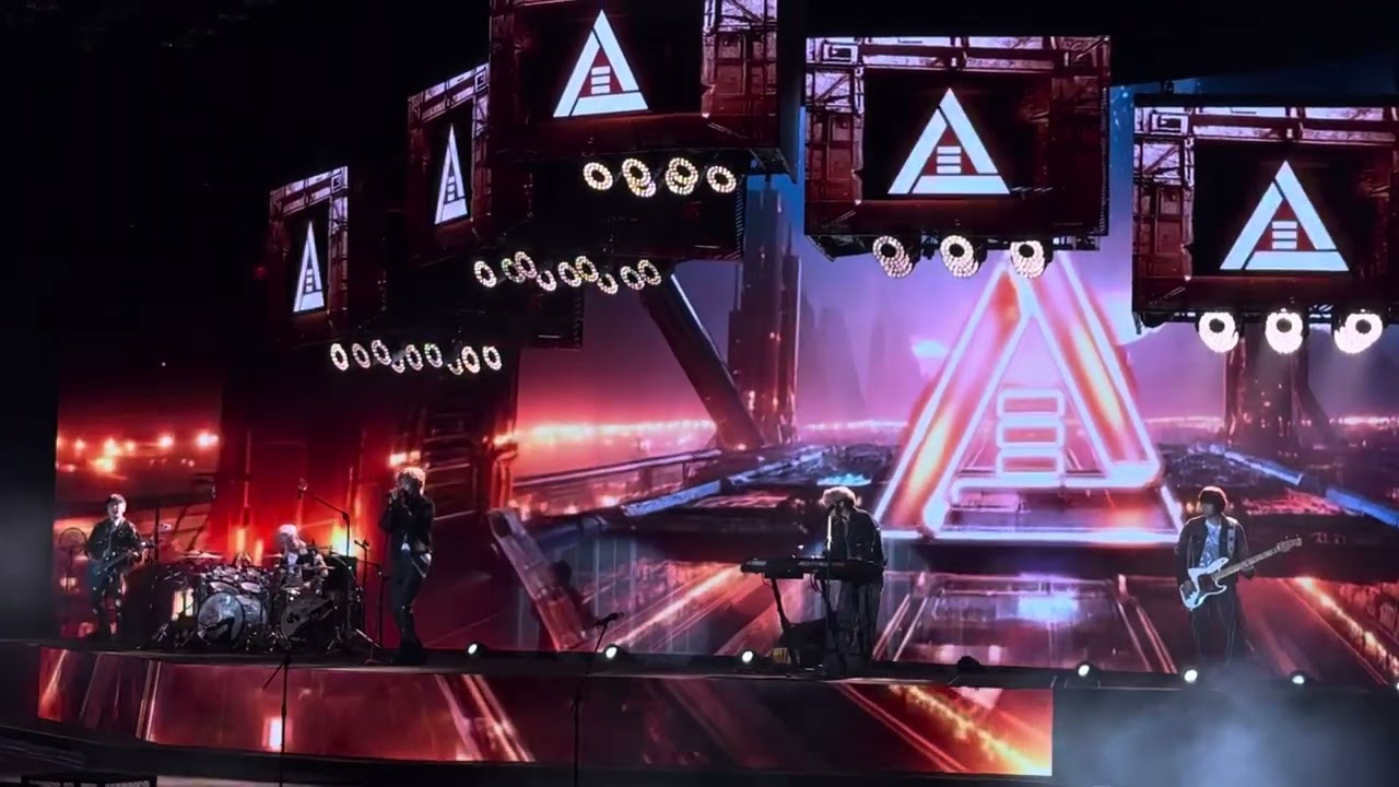 八三夭 2025 生日趴 《沒有翅膀的人》 演唱會 高雄場 - 我不想改變世界 我只想不被世界改變