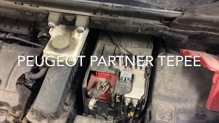 Замена аккумулятора на Peugeot Partner Teppee Замена аккумулятора на Peugeot Partner Teppee
