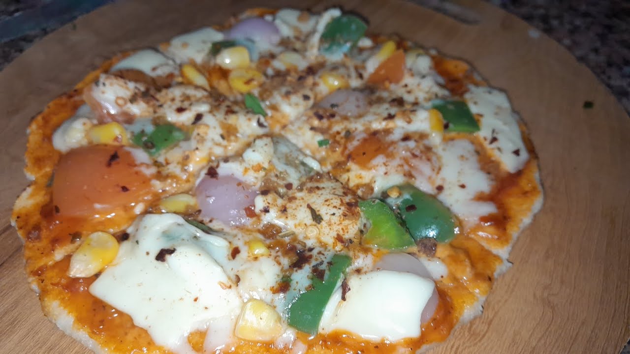 Suji se ghar per banaen yummy pizza🍕#viral #food  #dailyvlog #pizza 
