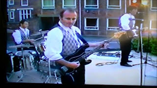 The Kez - On The Roof - Victoria Club Aylesbury 1997 screenshot 4