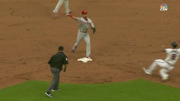 PHI@ATL: Galvis and Hernandez turn a double play