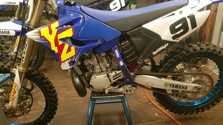 1:11 YZ250 Full 2 Stroke Motor Rebuild. (Day 1) Taking the Yamaha down.