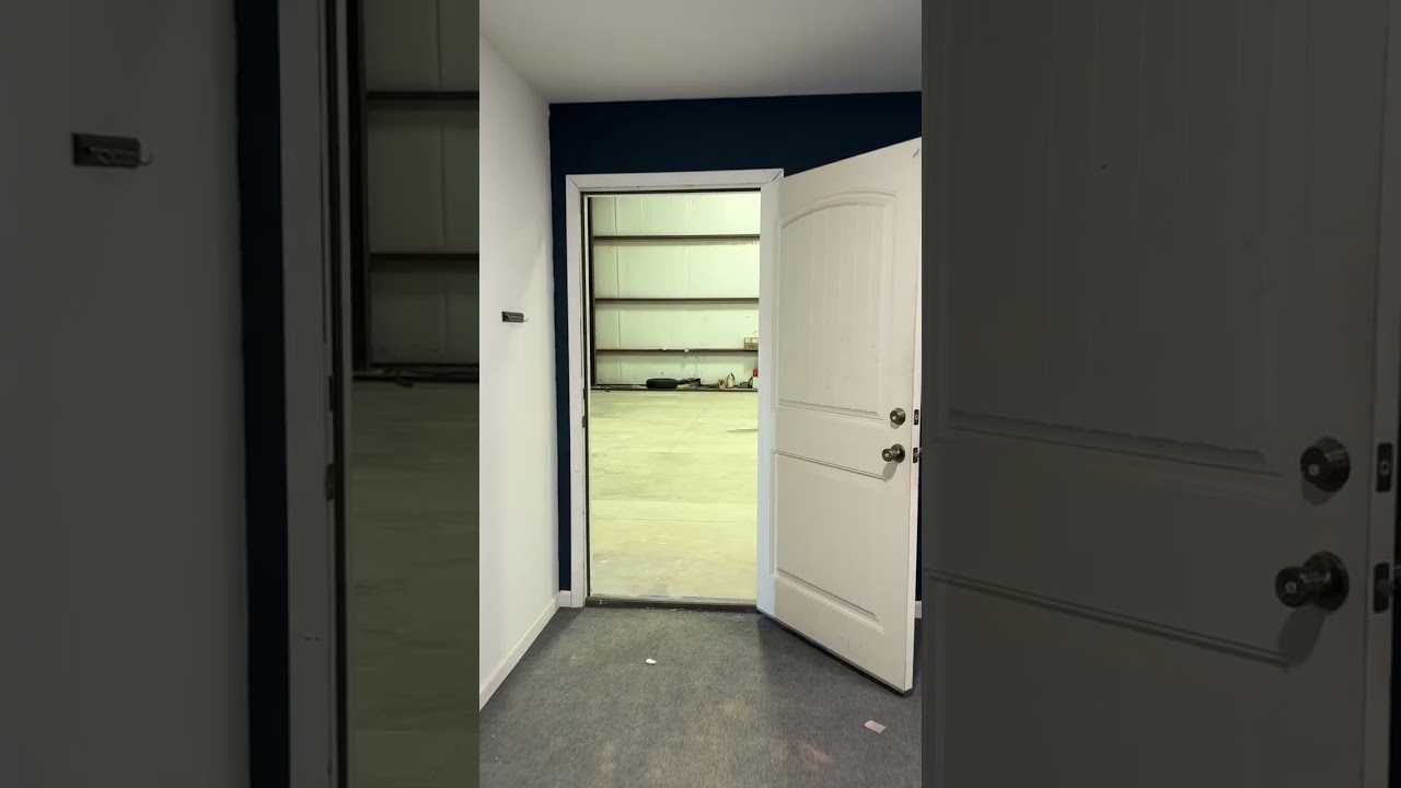 Small Versatile Office/Warehouse on 1 Acre