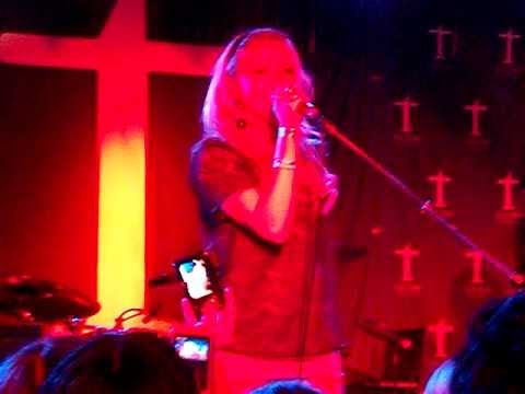 Emily Osment sings Love Sick at Tattoo Rock Parlou...