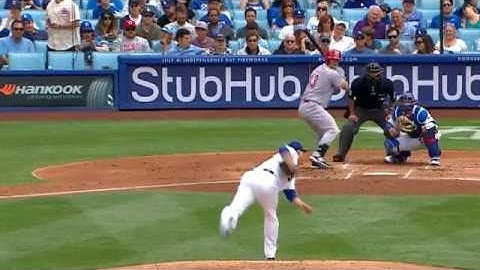 Scott Schebler hammers a two run homer to left