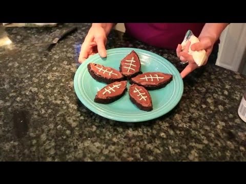 How To Decorate Brownies As Footballs Snacks For Football Season