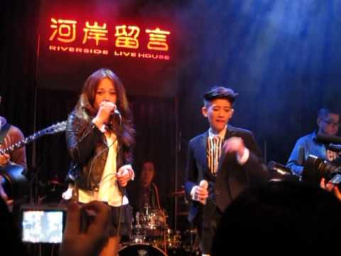 2013/11/30 (13/19)曾靜玟-空港 feat.戴愛玲《原來的我，原來的曾靜玟》@西門河岸留言
