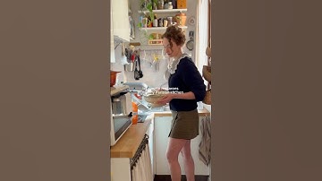 Let’s make pistachio & raspberry macarons 💕🍀 #paris #baking #recipe #macaron #dessert #desserts