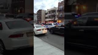 Urgent NYPD Response through heavy traffic with rare Hi-Lo siren and PA