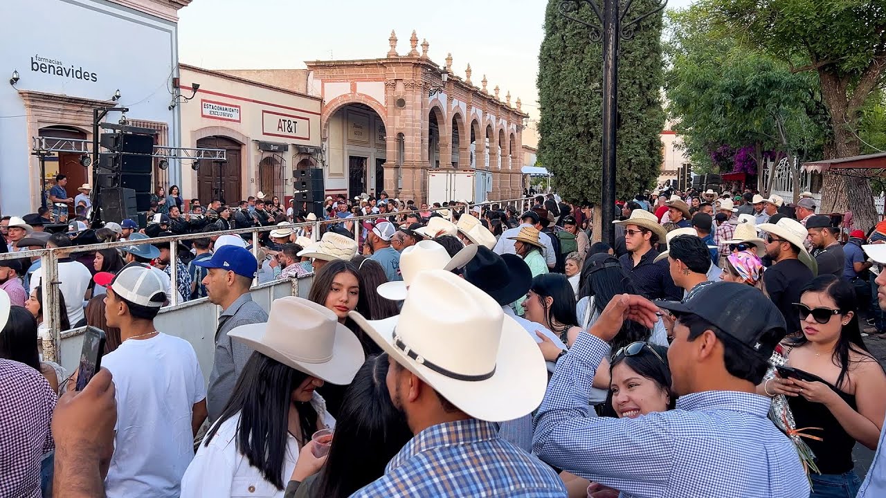 DOMINGO DE FERIAS POR EL JARDIN DE JEREZ ZACATECAS 20 DE ABRIL 2025