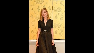 Robie Uniacke procure à Rosamund Pike de la stabilité depuis 13 ans