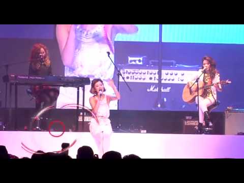 "叔叔"林子祥魅力不减 电倒歌手Robynn＆Kendy