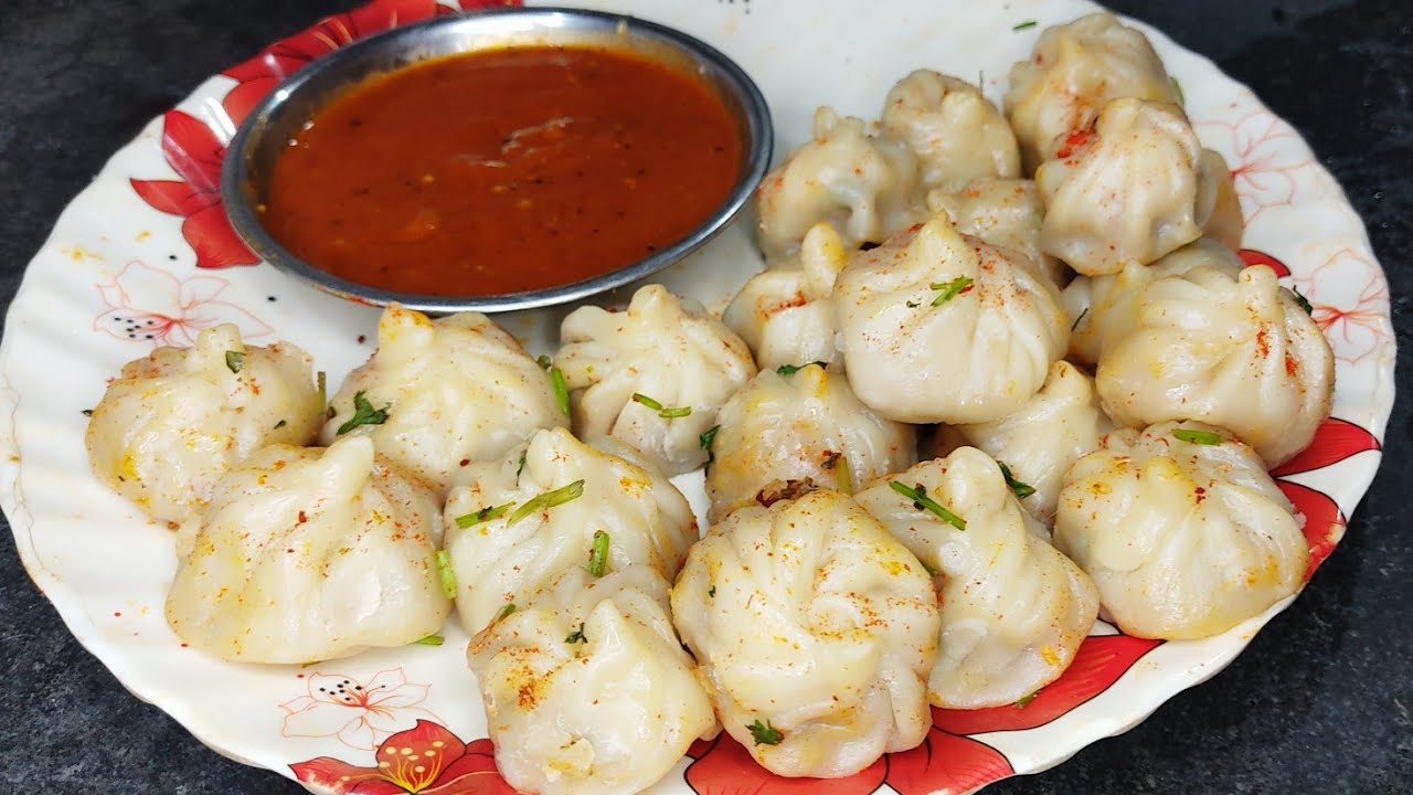 मोमोज बनाने का सबसे वेस्ट और आसान तरीका | सारे पुराने तरीके भूल जाओगे | Vej Momos With Momoj Chutney