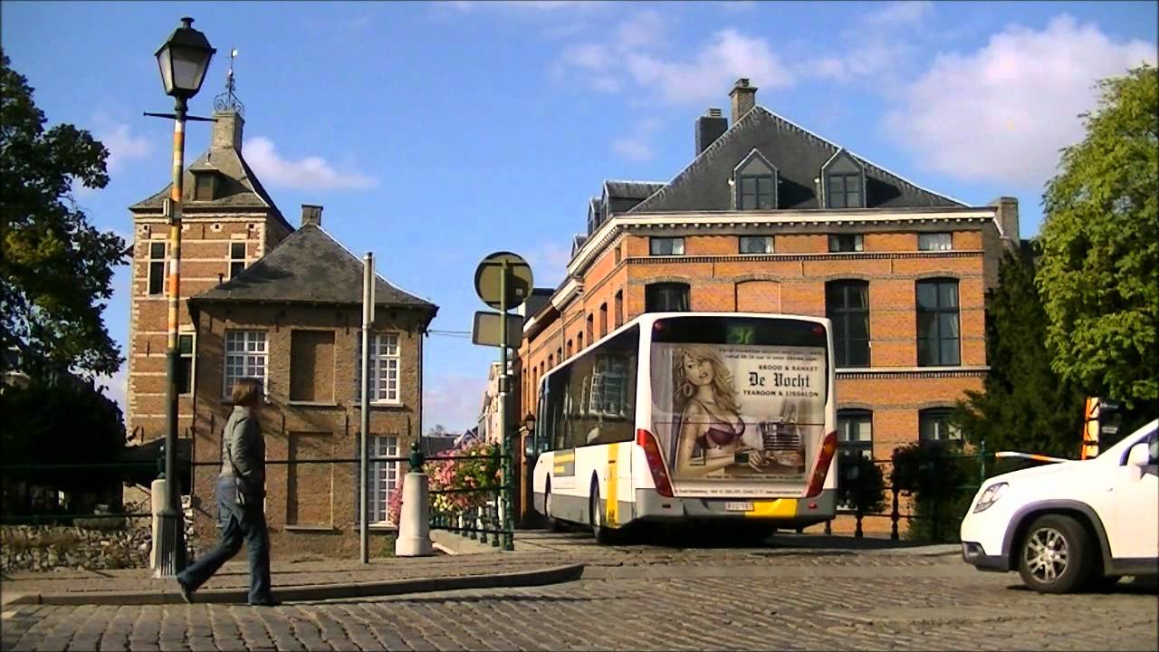 De Lijn bussen door het Belgische Lier (21 oktober 2011)