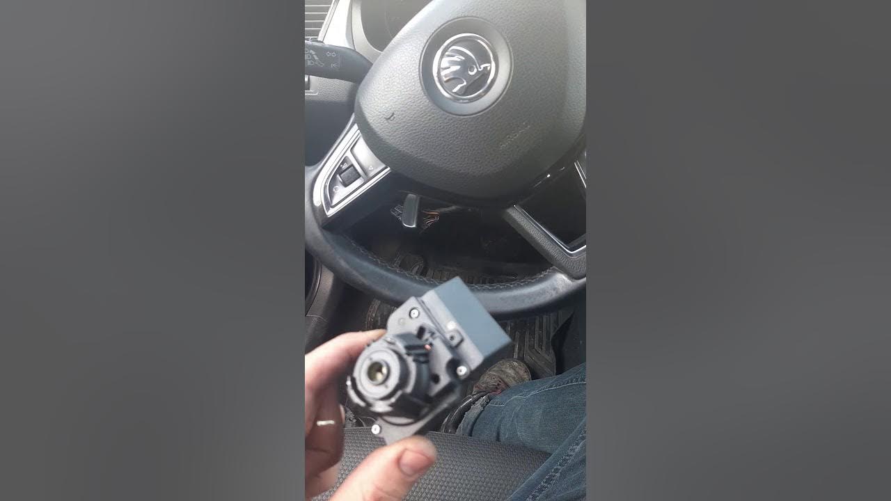 Как снять замок зажигания шкода рапид Как поменять контактную группу на Skoda Rapid - YouTube
