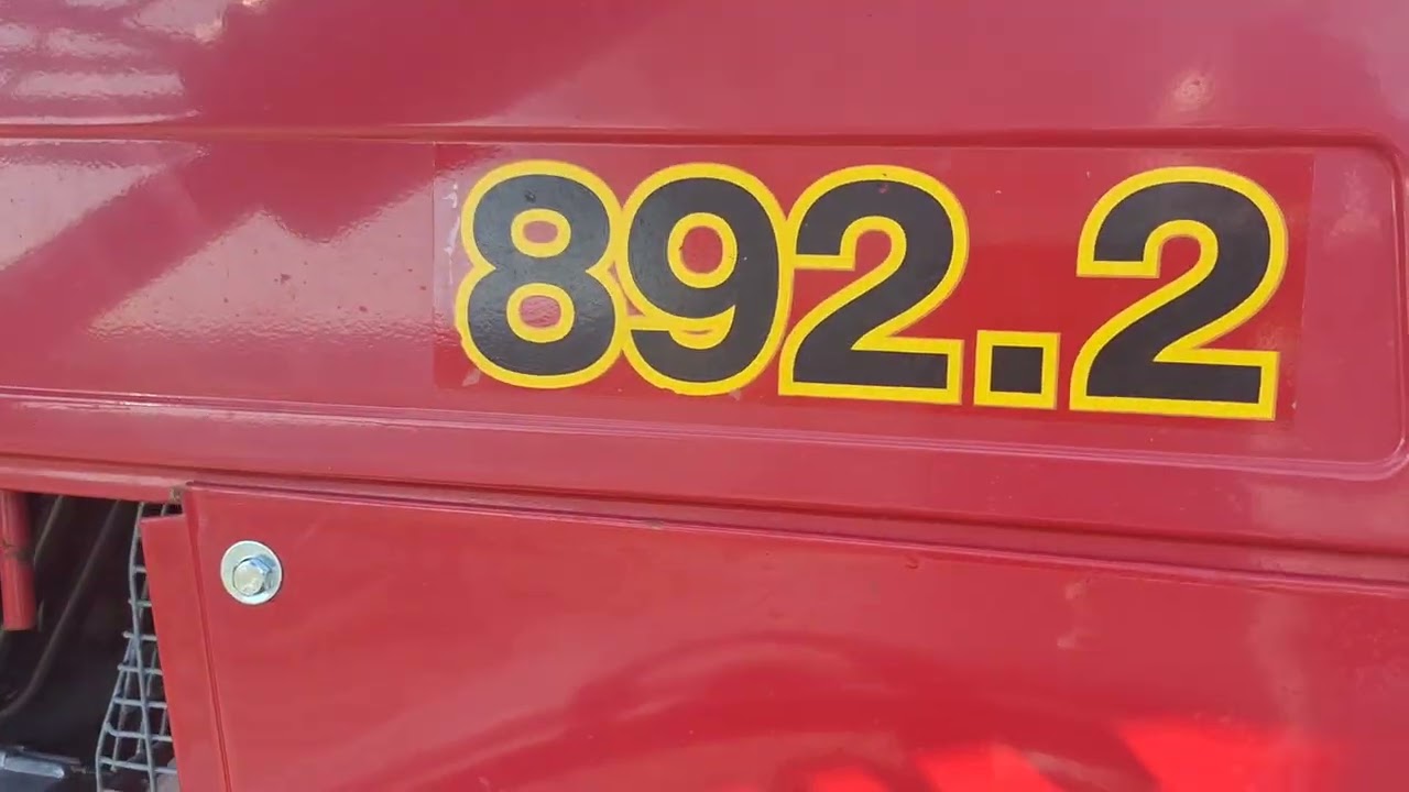 Öcsi pecázik a traktor pedig eladó !!!!!