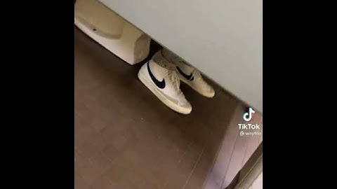 Something smells good in there 💩🚽 #npctrolling