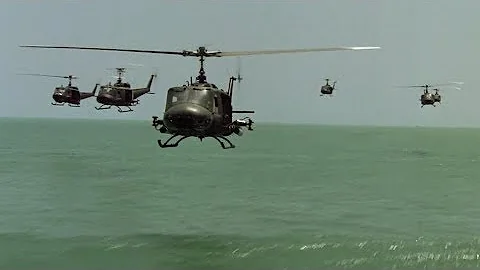 Quelle est la musique qui accompagne l'attaque des hélicoptères au Viêt Nam dans Apocalypse Now de Francis Ford Coppola ?