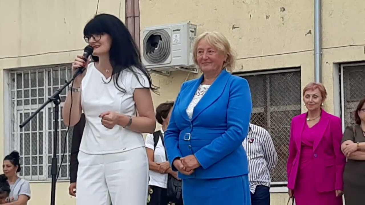 Приветствие за новата учебна година от г-жа Бимбова и г-жа Коцева